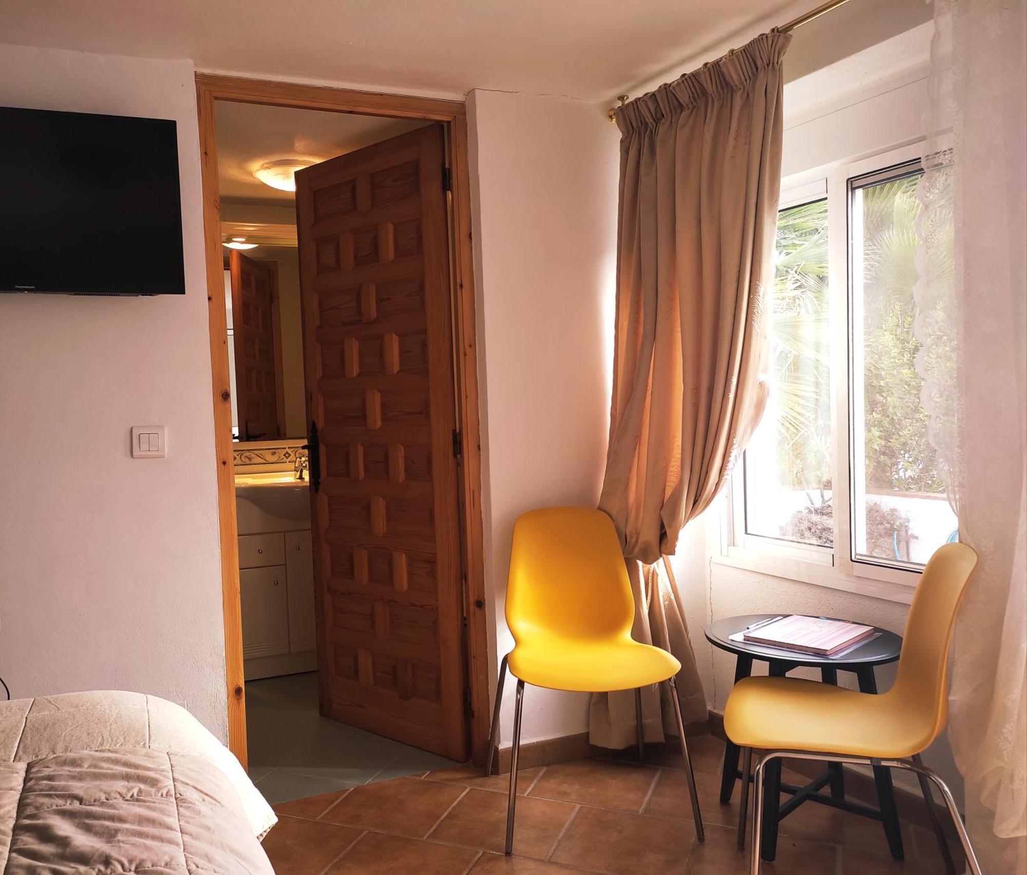 One Life Malaga Retreat 호텔 페리아나 객실 사진